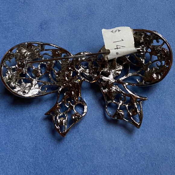 Vintage Style Bow Brooch - Picture 4 of 7